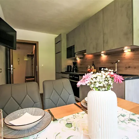 Vom Gerslosstein Zum Rumerblick By Interhome Aschau Im Zillertal